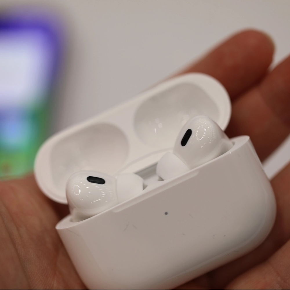 Airpod Pros - Picture 4 of 7